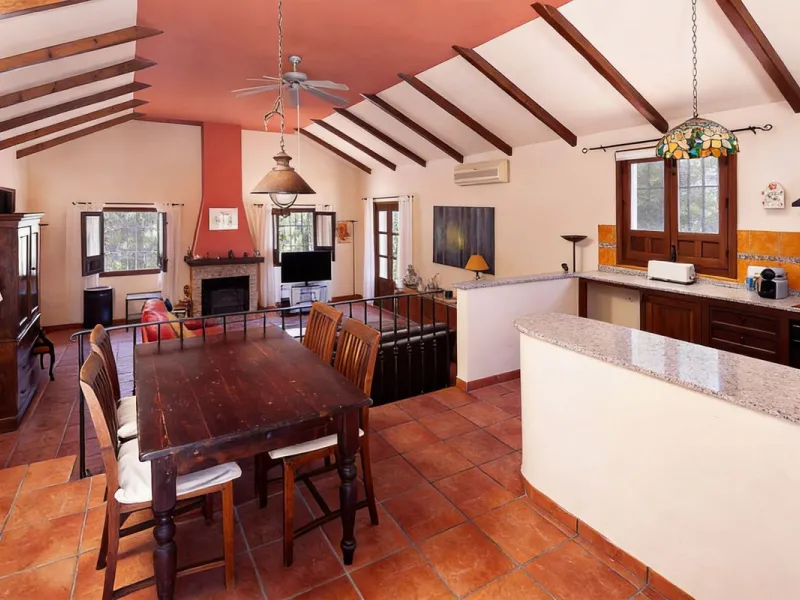 House - Finca - Cortijo в продаже в Almogía, Málaga. В доме 13 спален и 12 ванных комнат. Площадь дома 1602 м². Площадь участка 52958 м²