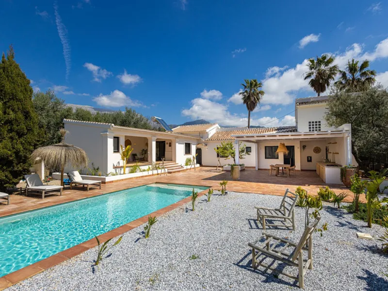 Luxurious Cortijo with Endless Potential in the Heart of Andalusia