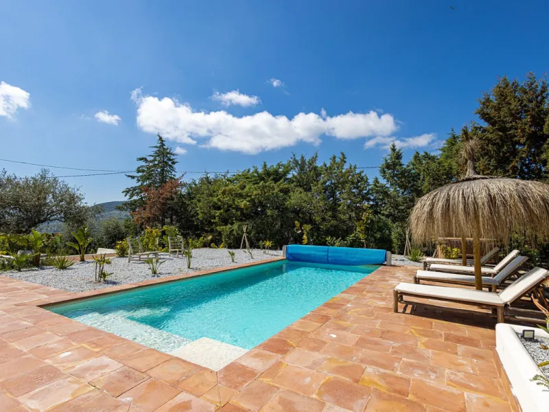 Luxurious Cortijo with Endless Potential in the Heart of Andalusia