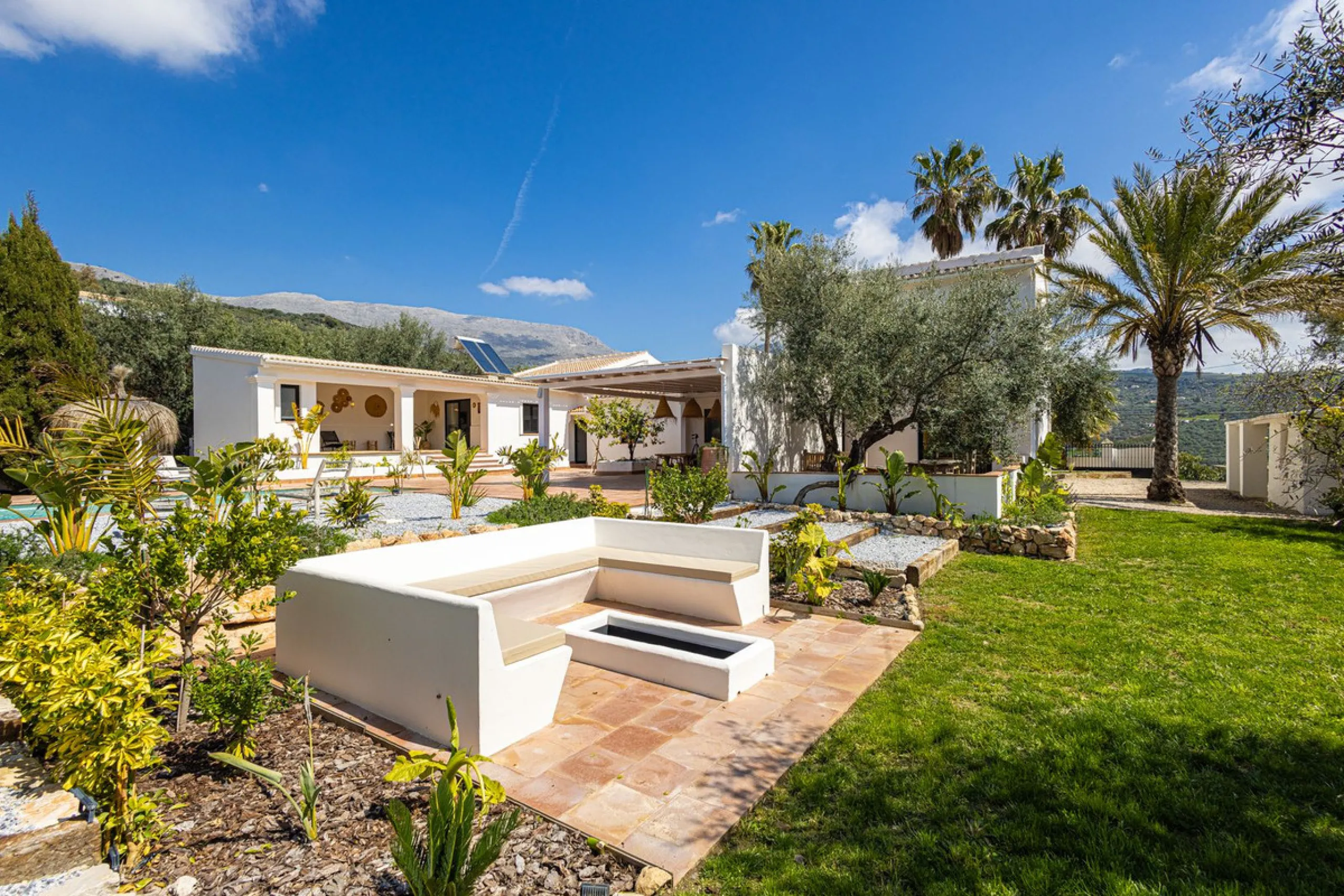 Luxurious Cortijo with Endless Potential in the Heart of Andalusia