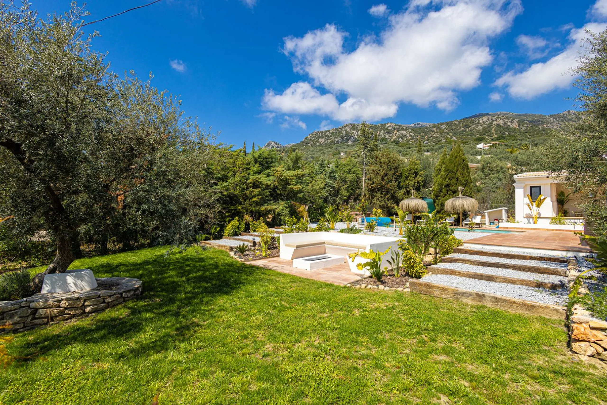 Luxurious Cortijo with Endless Potential in the Heart of Andalusia
