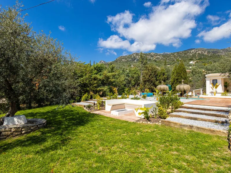 Luxurious Cortijo with Endless Potential in the Heart of Andalusia