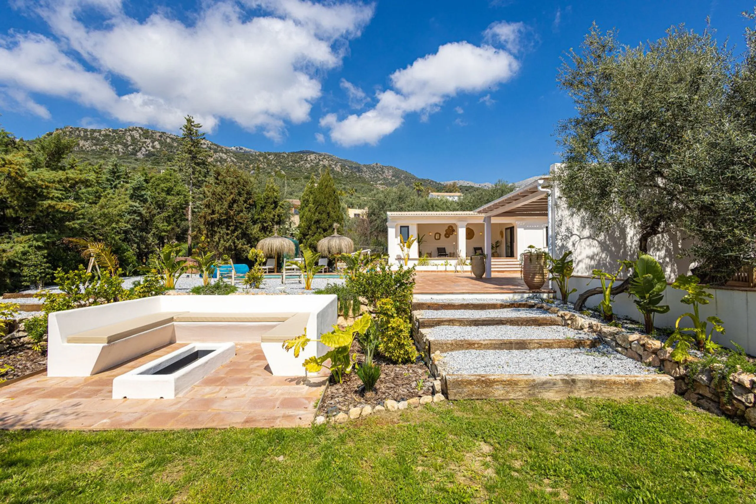 Luxurious Cortijo with Endless Potential in the Heart of Andalusia