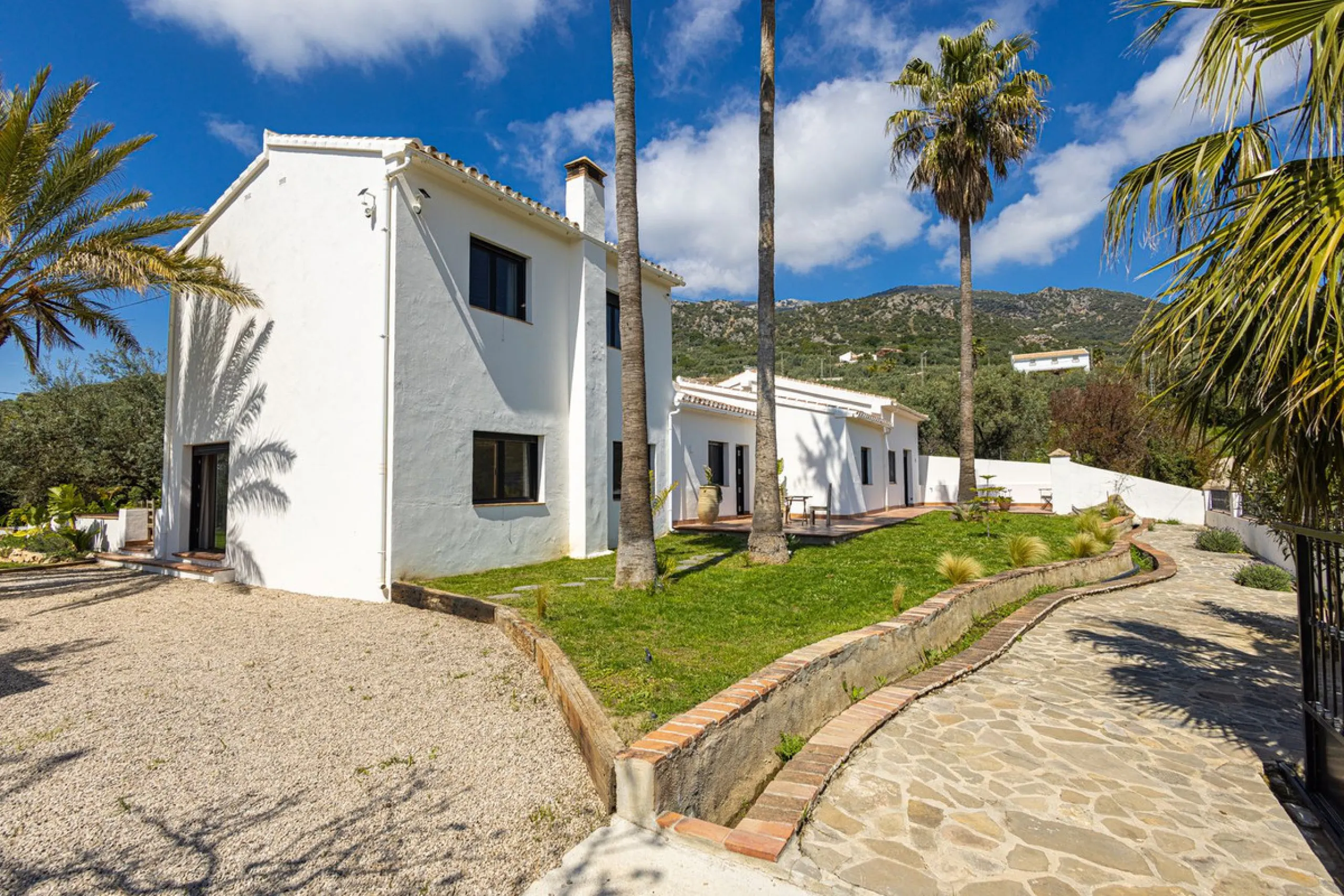 Luxurious Cortijo with Endless Potential in the Heart of Andalusia