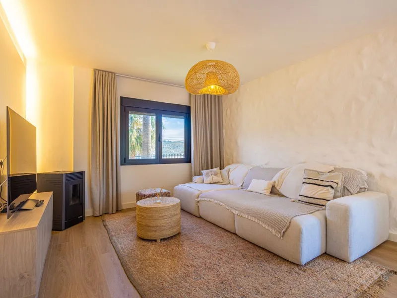Luxurious Cortijo with Endless Potential in the Heart of Andalusia
