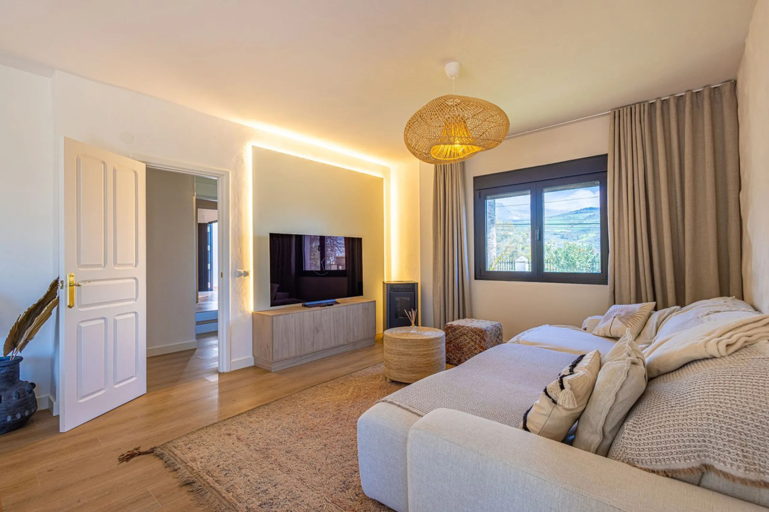 Luxurious Cortijo with Endless Potential in the Heart of Andalusia