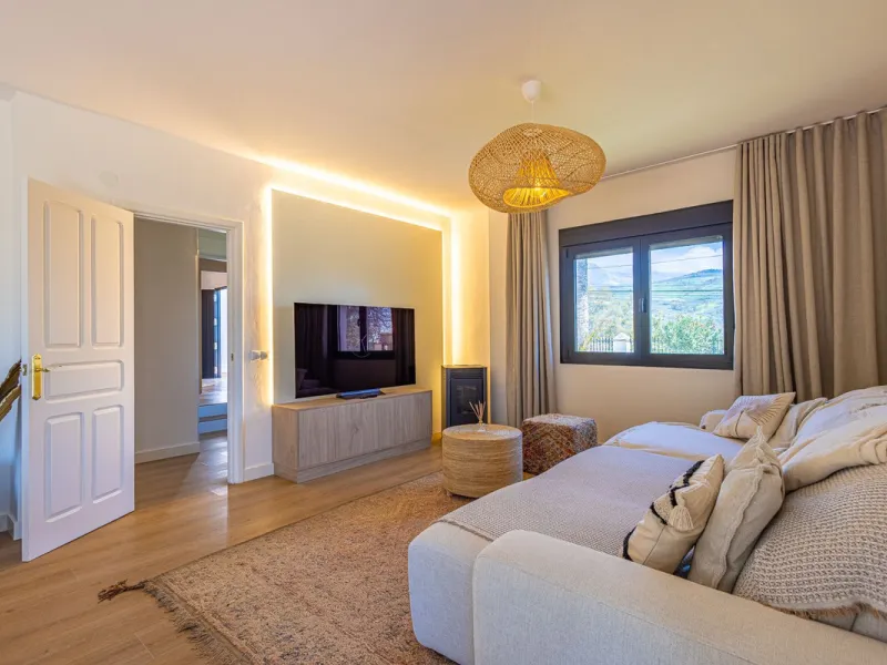Luxurious Cortijo with Endless Potential in the Heart of Andalusia