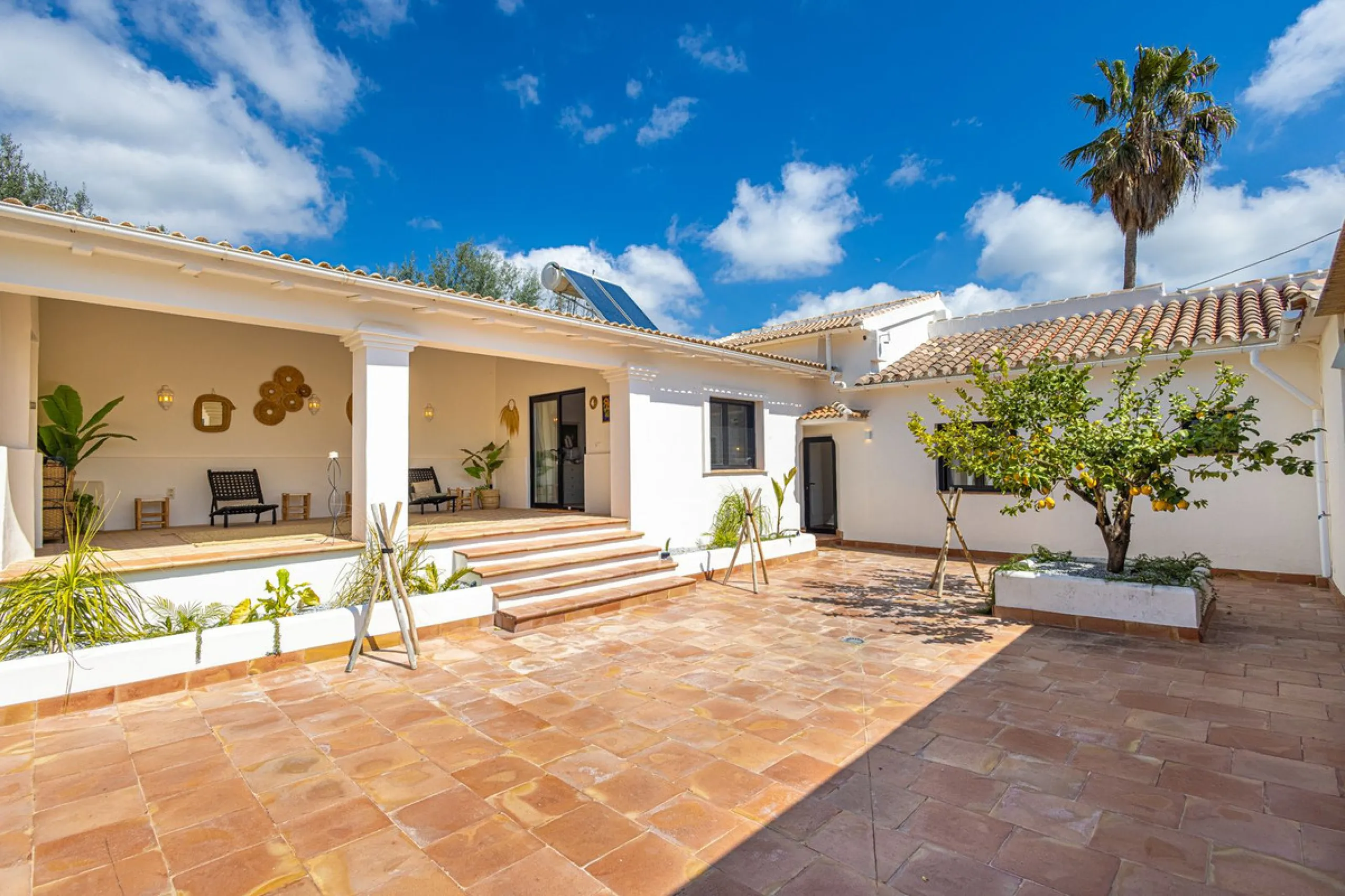 Luxurious Cortijo with Endless Potential in the Heart of Andalusia