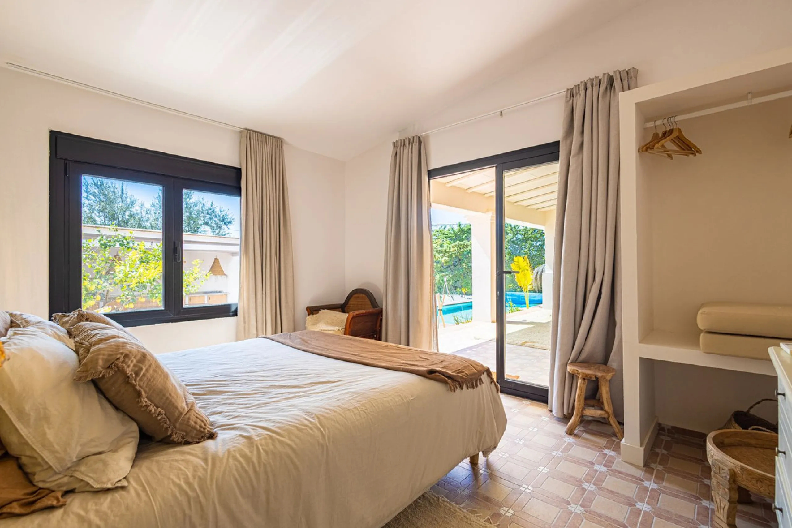 Luxurious Cortijo with Endless Potential in the Heart of Andalusia