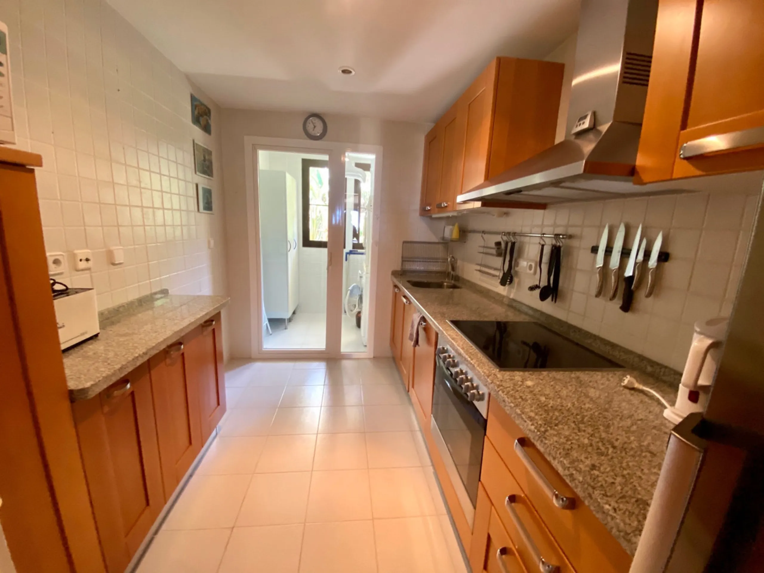 This southfacing 2 bedroom apartment is situated in the prestigous Los Arqueros Golf and Country Club complex. The apartment consists of 2 bedroom, 2 bathrooms, dining- living area, kitchen and a good size south facing terrace with views to the golf and s