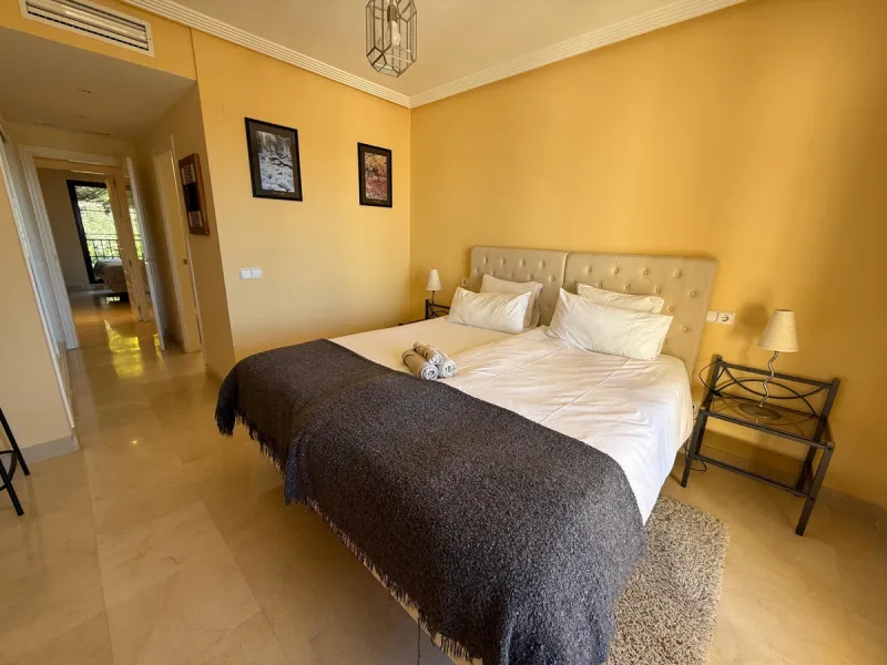 This southfacing 2 bedroom apartment is situated in the prestigous Los Arqueros Golf and Country Club complex. The apartment consists of 2 bedroom, 2 bathrooms, dining- living area, kitchen and a good size south facing terrace with views to the golf and s