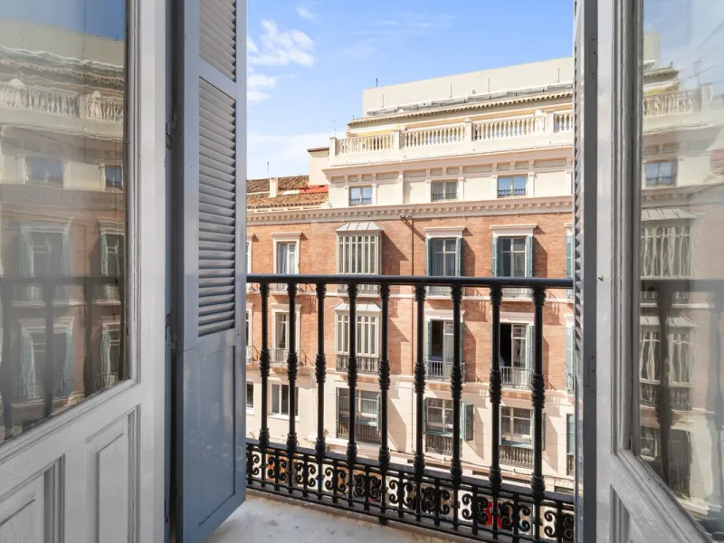 Apartment - Middle Floor Apartment в продаже в Málaga, Málaga. В доме 1 спален и 1 ванных комнат. Площадь дома 80 м²