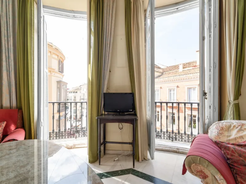 Apartment - Middle Floor Apartment в продаже в Málaga, Málaga. В доме 1 спален и 1 ванных комнат. Площадь дома 80 м²