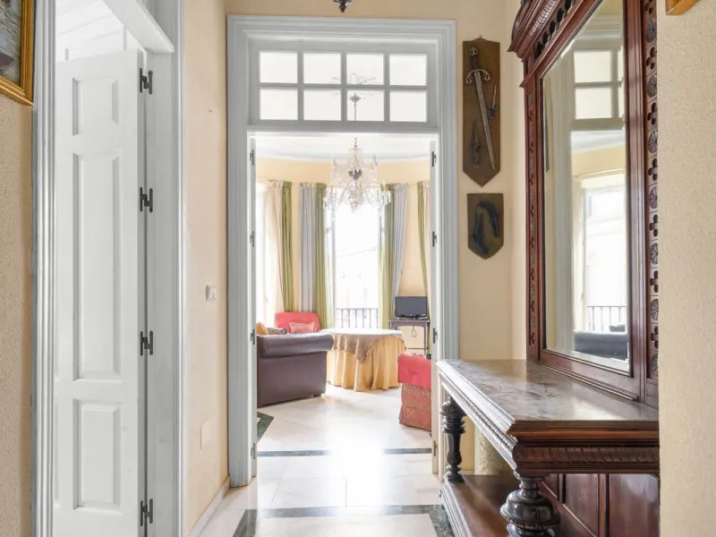 Apartment - Middle Floor Apartment в продаже в Málaga, Málaga. В доме 1 спален и 1 ванных комнат. Площадь дома 80 м²