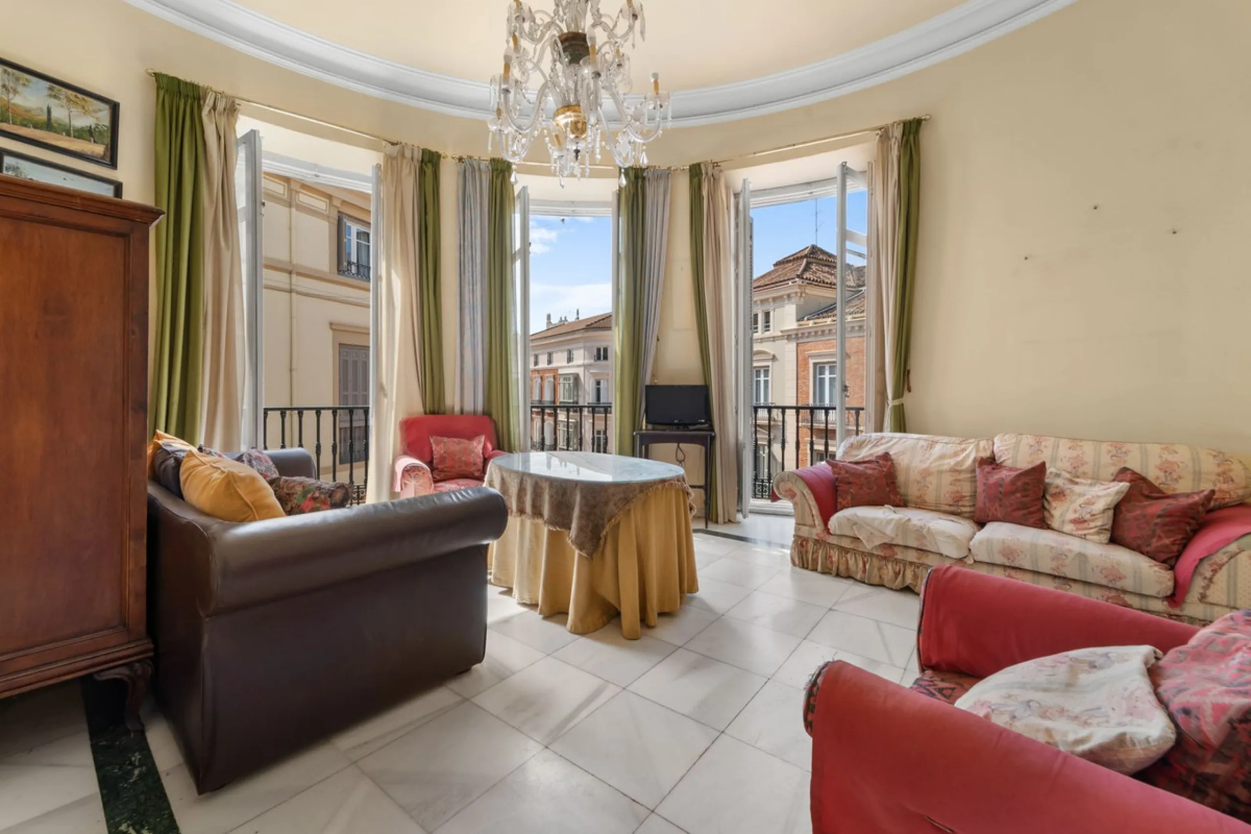 Apartment - Middle Floor Apartment в продаже в Málaga, Málaga. В доме 1 спален и 1 ванных комнат. Площадь дома 80 м²