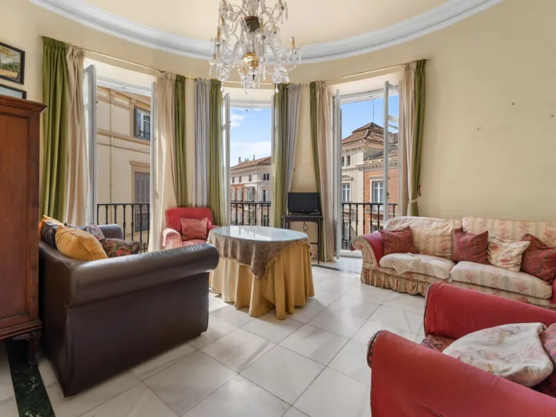 Apartment - Middle Floor Apartment в продаже в Málaga, Málaga. В доме 1 спален и 1 ванных комнат. Площадь дома 80 м²