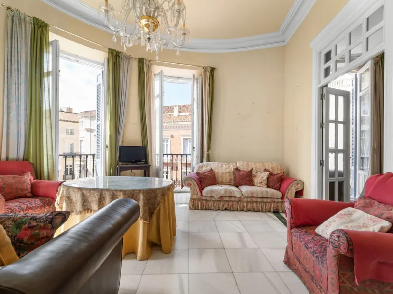 Apartment - Middle Floor Apartment в продаже в Málaga, Málaga. В доме 1 спален и 1 ванных комнат. Площадь дома 80 м²
