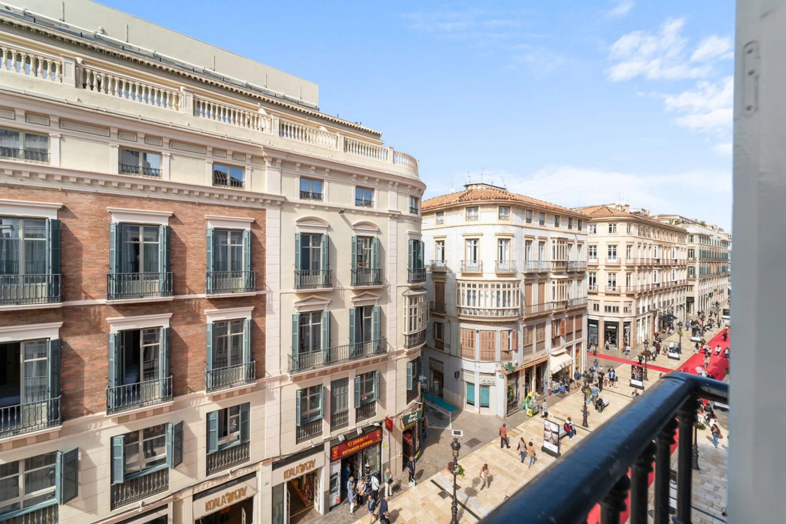 Apartment - Middle Floor Apartment в продаже в Málaga, Málaga. В доме 1 спален и 1 ванных комнат. Площадь дома 80 м²