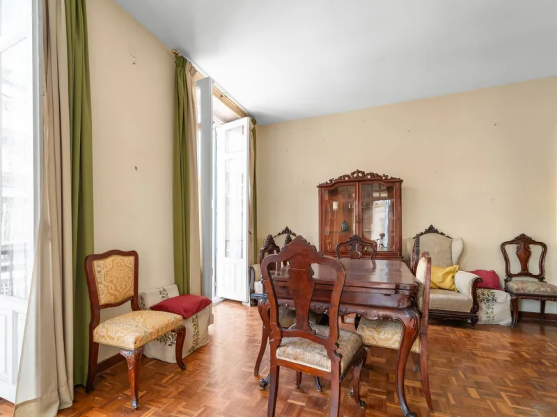 Apartment - Middle Floor Apartment в продаже в Málaga, Málaga. В доме 1 спален и 1 ванных комнат. Площадь дома 80 м²
