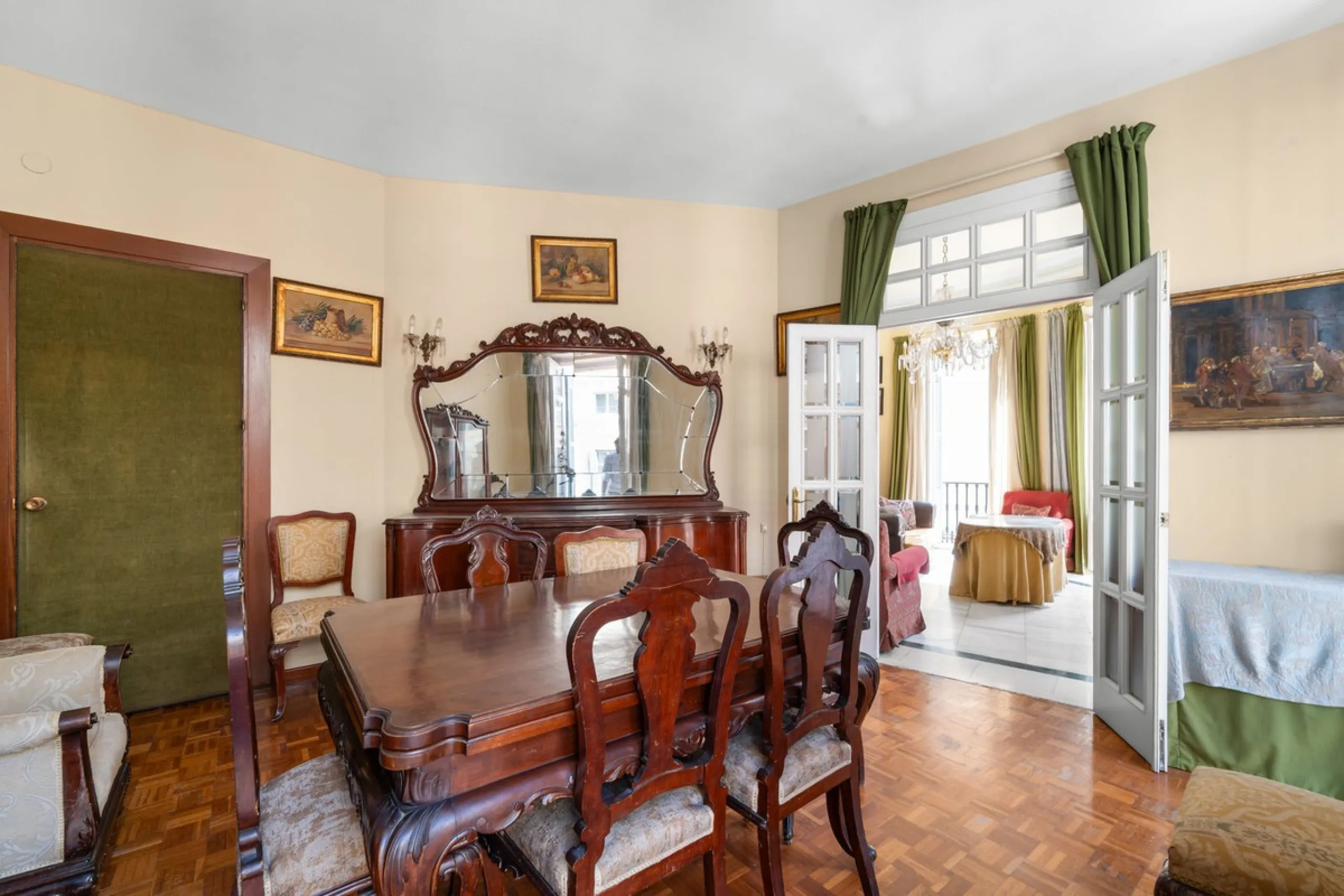 Apartment - Middle Floor Apartment в продаже в Málaga, Málaga. В доме 1 спален и 1 ванных комнат. Площадь дома 80 м²