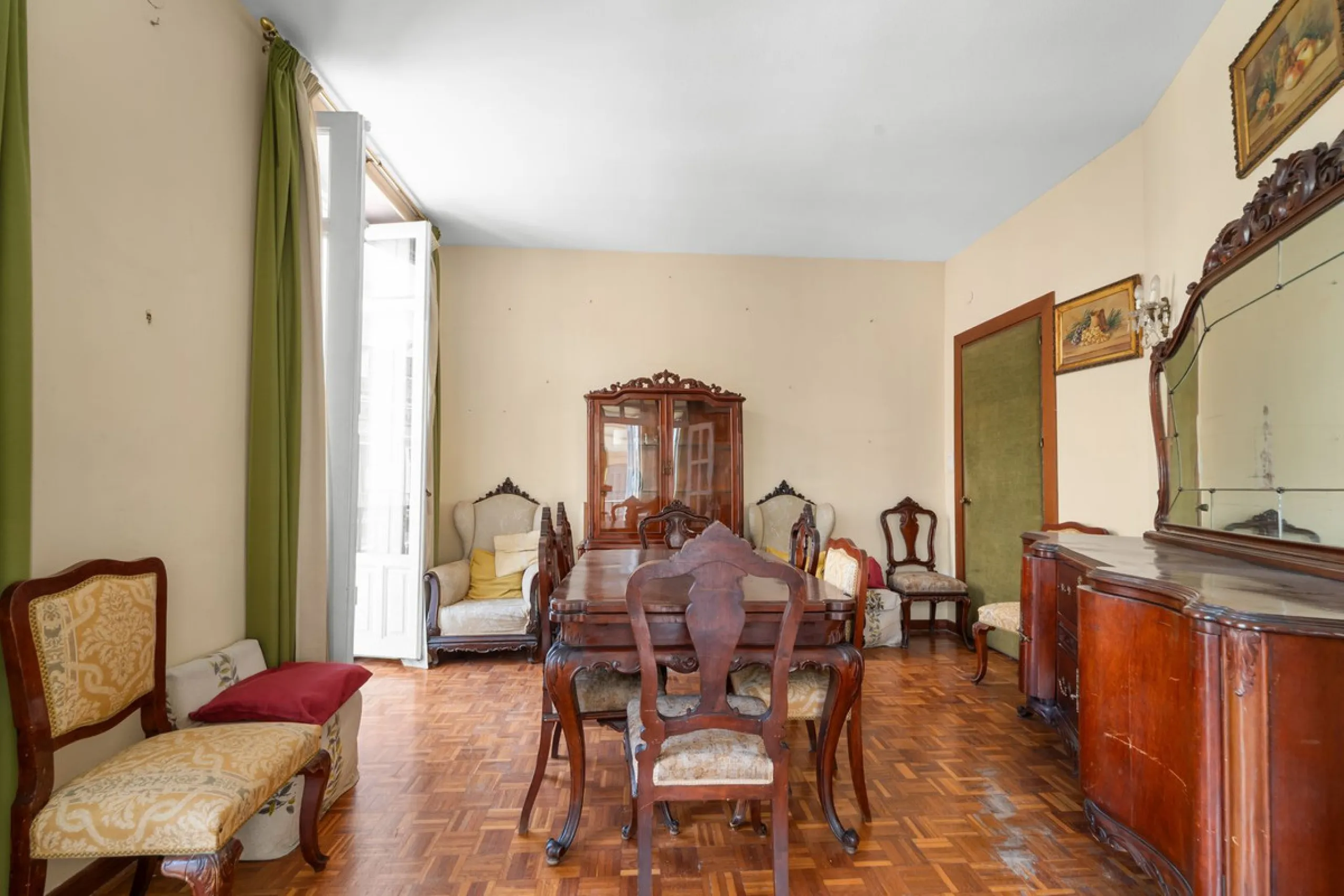 Apartment - Middle Floor Apartment в продаже в Málaga, Málaga. В доме 1 спален и 1 ванных комнат. Площадь дома 80 м²