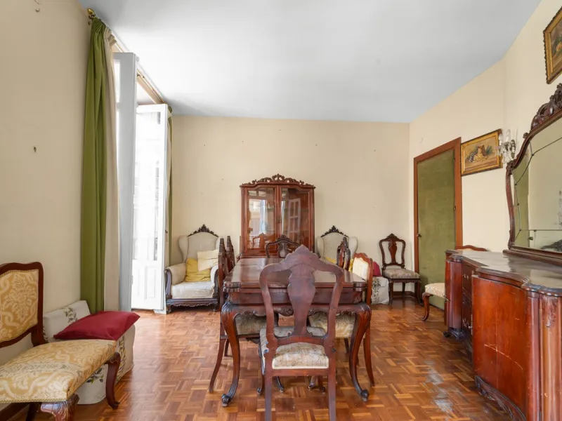 Apartment - Middle Floor Apartment в продаже в Málaga, Málaga. В доме 1 спален и 1 ванных комнат. Площадь дома 80 м²