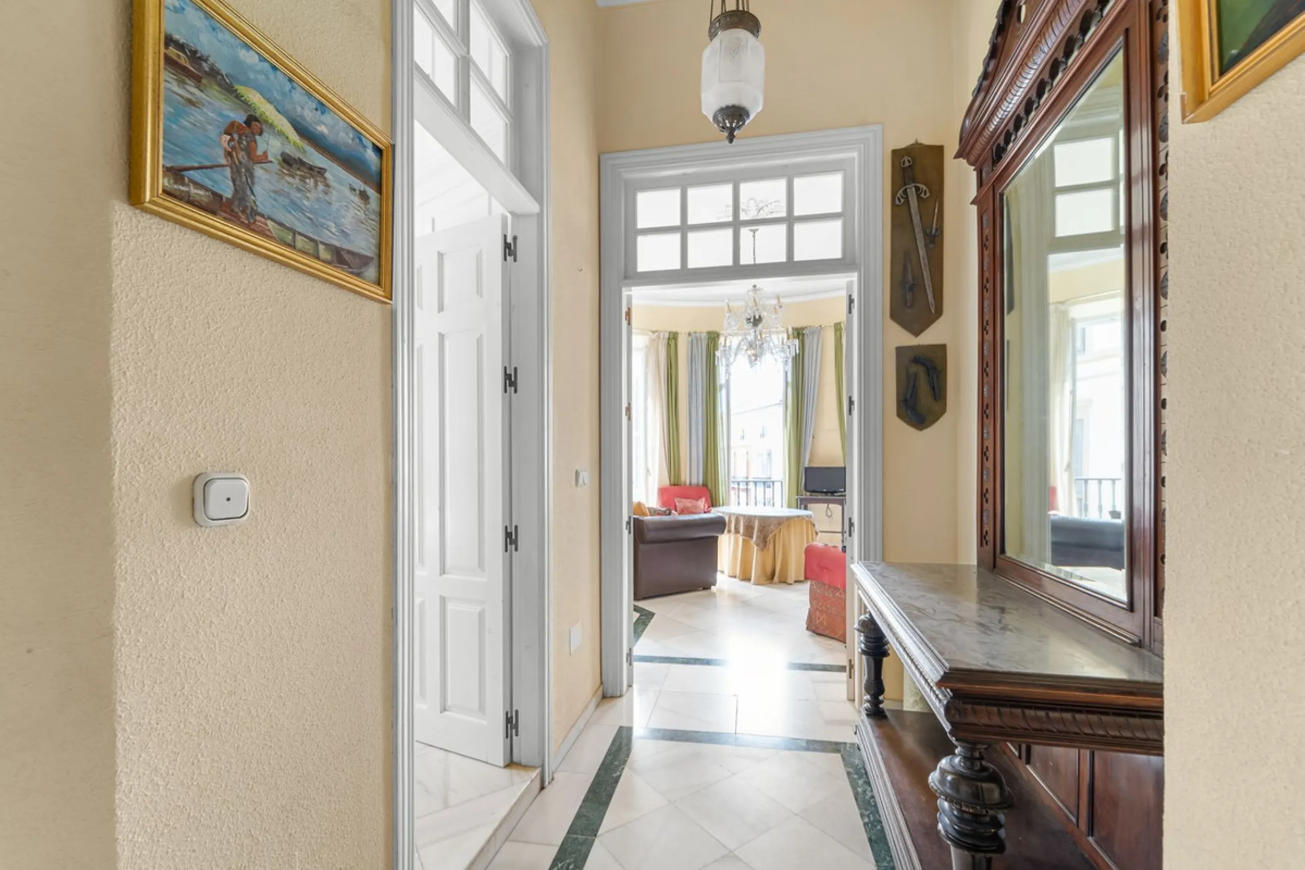 Apartment - Middle Floor Apartment в продаже в Málaga, Málaga. В доме 1 спален и 1 ванных комнат. Площадь дома 80 м²