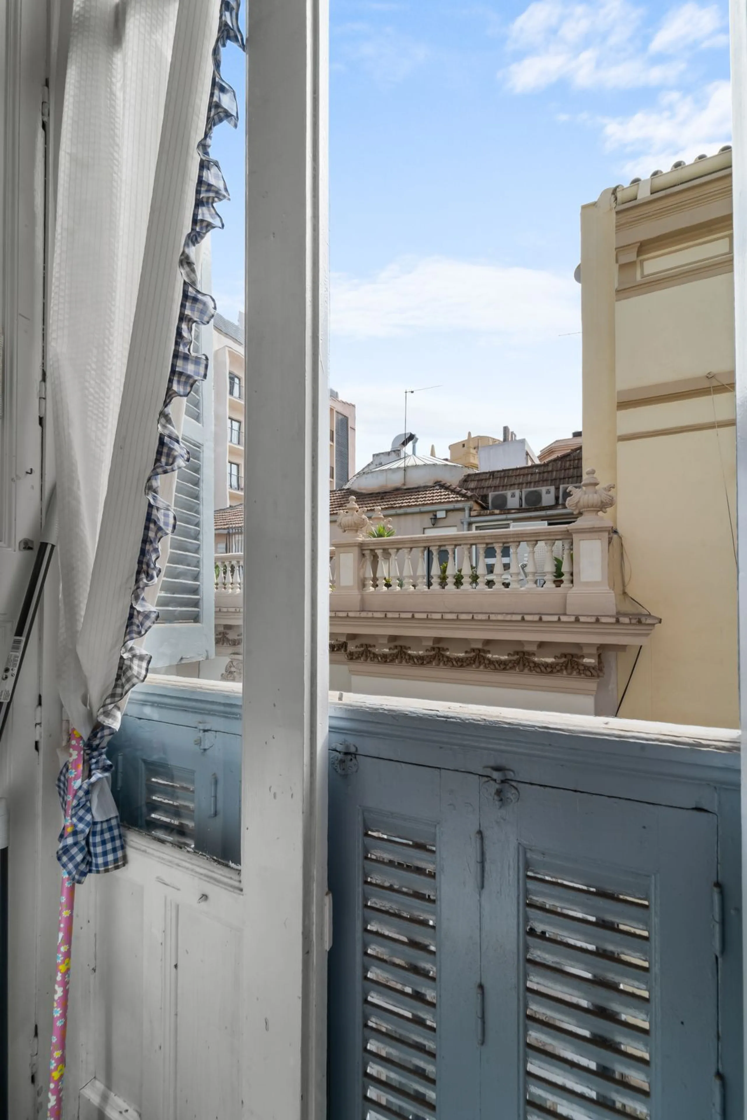 Apartment - Middle Floor Apartment в продаже в Málaga, Málaga. В доме 1 спален и 1 ванных комнат. Площадь дома 80 м²