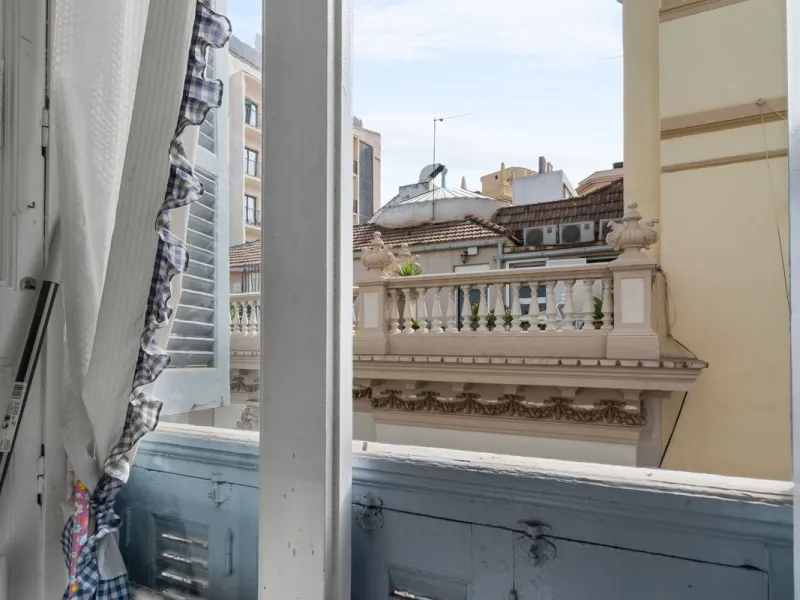 Apartment - Middle Floor Apartment в продаже в Málaga, Málaga. В доме 1 спален и 1 ванных комнат. Площадь дома 80 м²