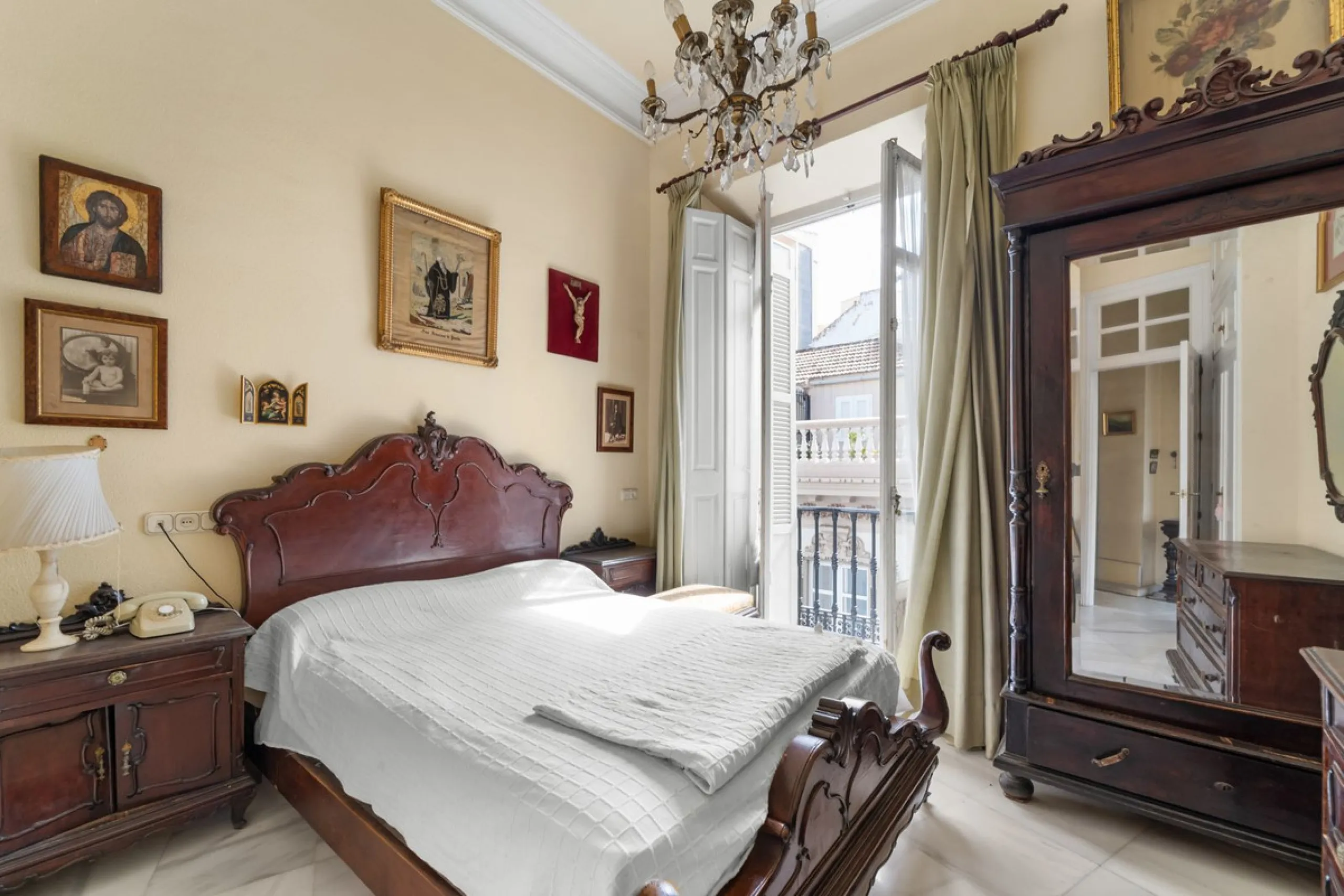 Apartment - Middle Floor Apartment в продаже в Málaga, Málaga. В доме 1 спален и 1 ванных комнат. Площадь дома 80 м²