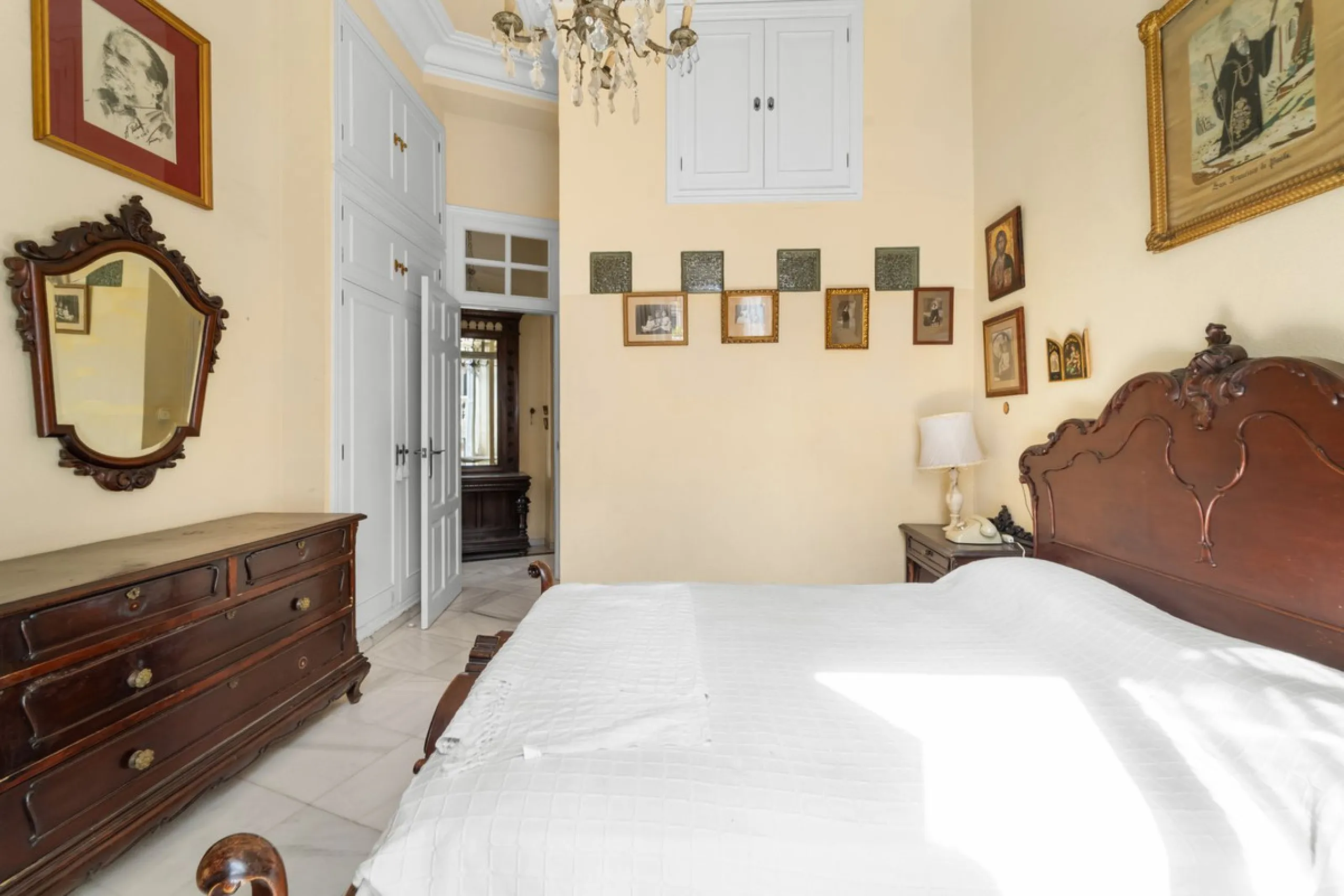 Apartment - Middle Floor Apartment в продаже в Málaga, Málaga. В доме 1 спален и 1 ванных комнат. Площадь дома 80 м²