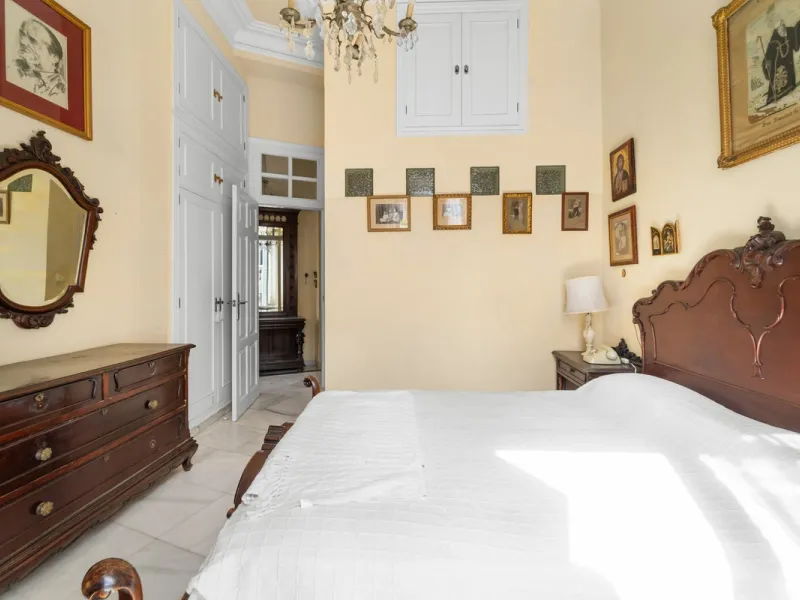Apartment - Middle Floor Apartment в продаже в Málaga, Málaga. В доме 1 спален и 1 ванных комнат. Площадь дома 80 м²
