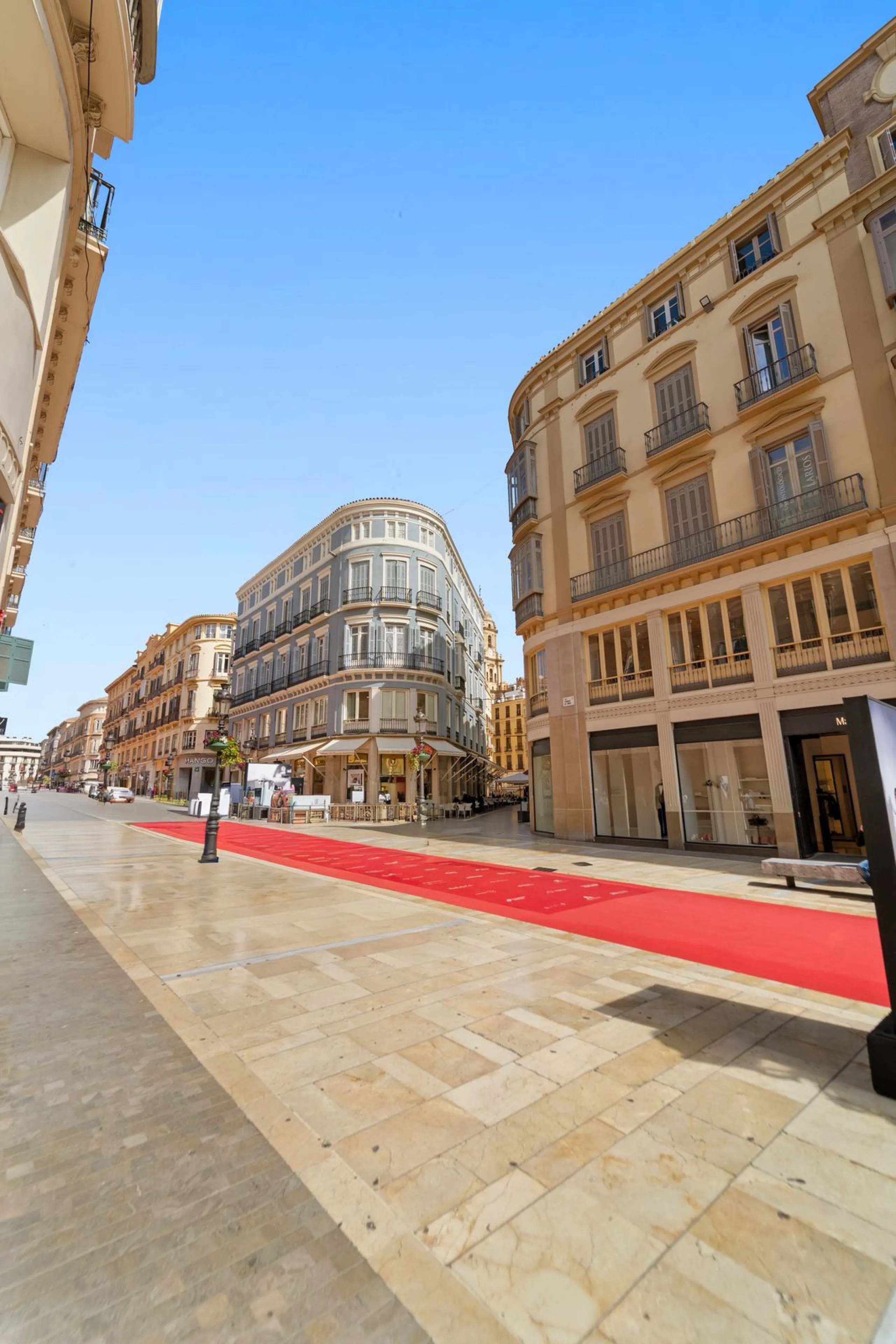 Apartment - Middle Floor Apartment в продаже в Málaga, Málaga. В доме 1 спален и 1 ванных комнат. Площадь дома 80 м²