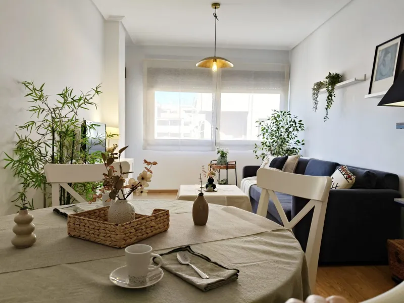 Middle Floor Apartment, Pacífico, Málaga Ciudad.