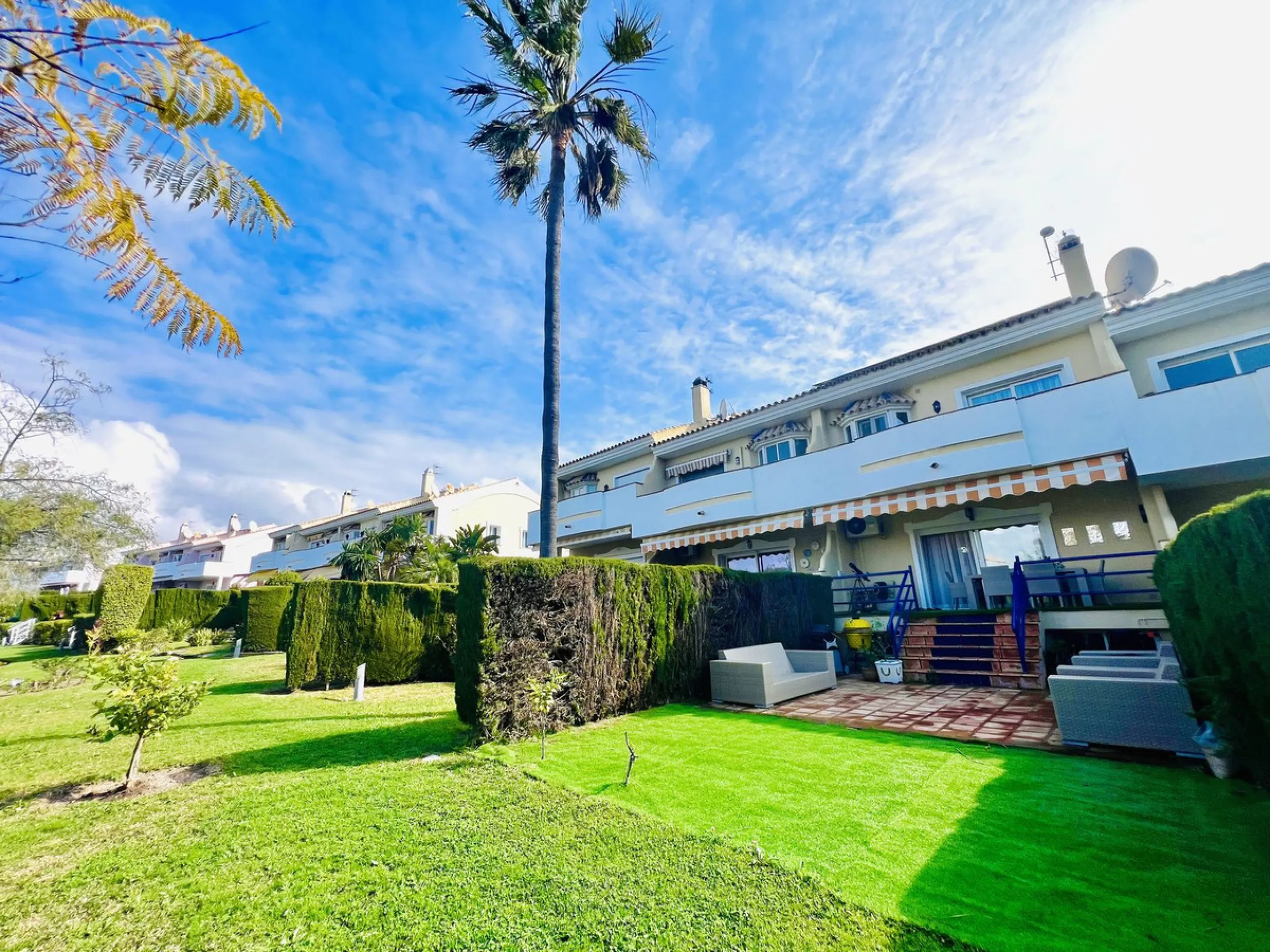 FULLY RENOVATED TOWNHOUSE IN ATALAYA – READY TO MOVE IN