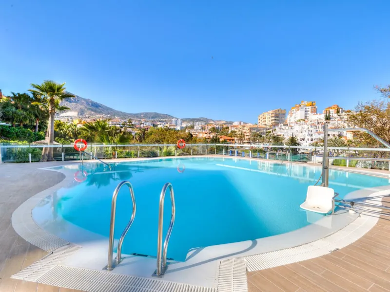 Beautifully Furnished Apartment with Private Garden