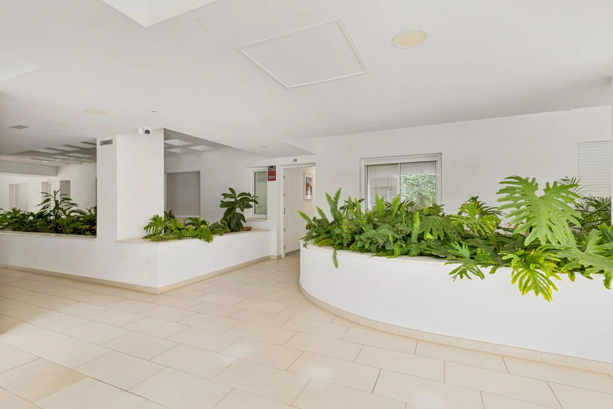 Beautifully Furnished Apartment with Private Garden