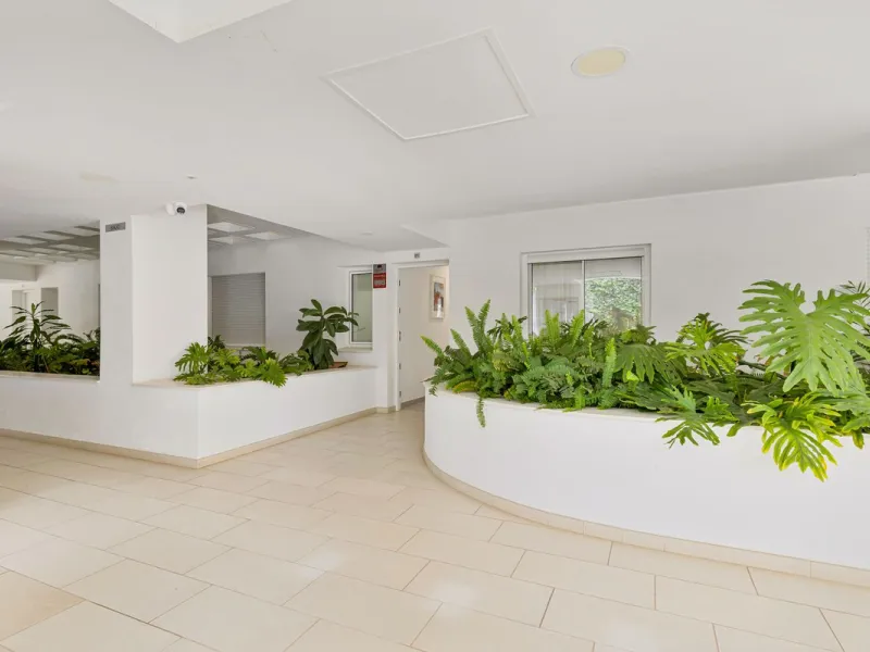Beautifully Furnished Apartment with Private Garden