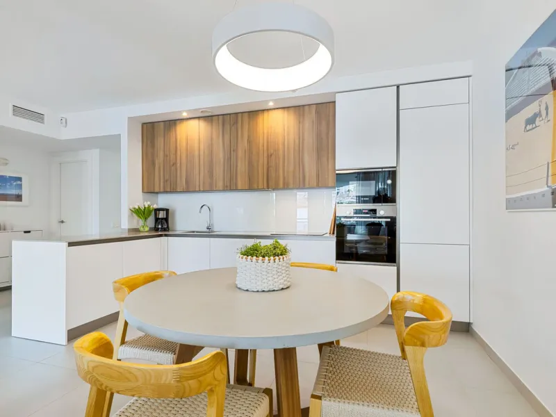 Beautifully Furnished Apartment with Private Garden