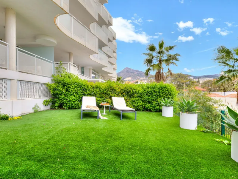Beautifully Furnished Apartment with Private Garden