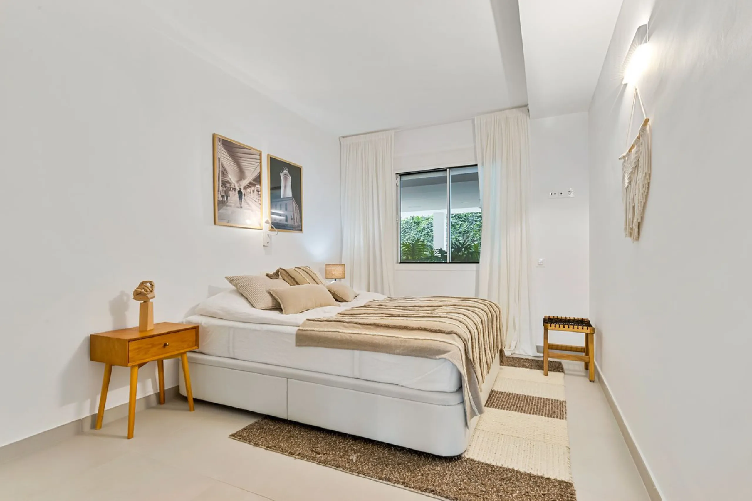Beautifully Furnished Apartment with Private Garden