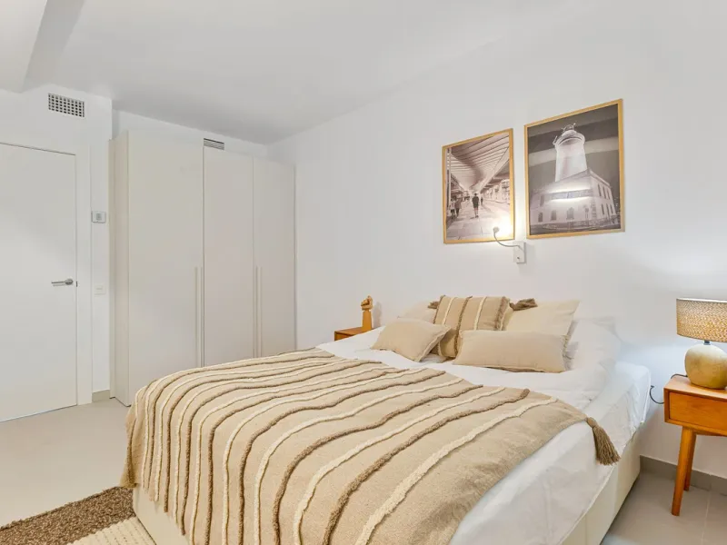 Beautifully Furnished Apartment with Private Garden