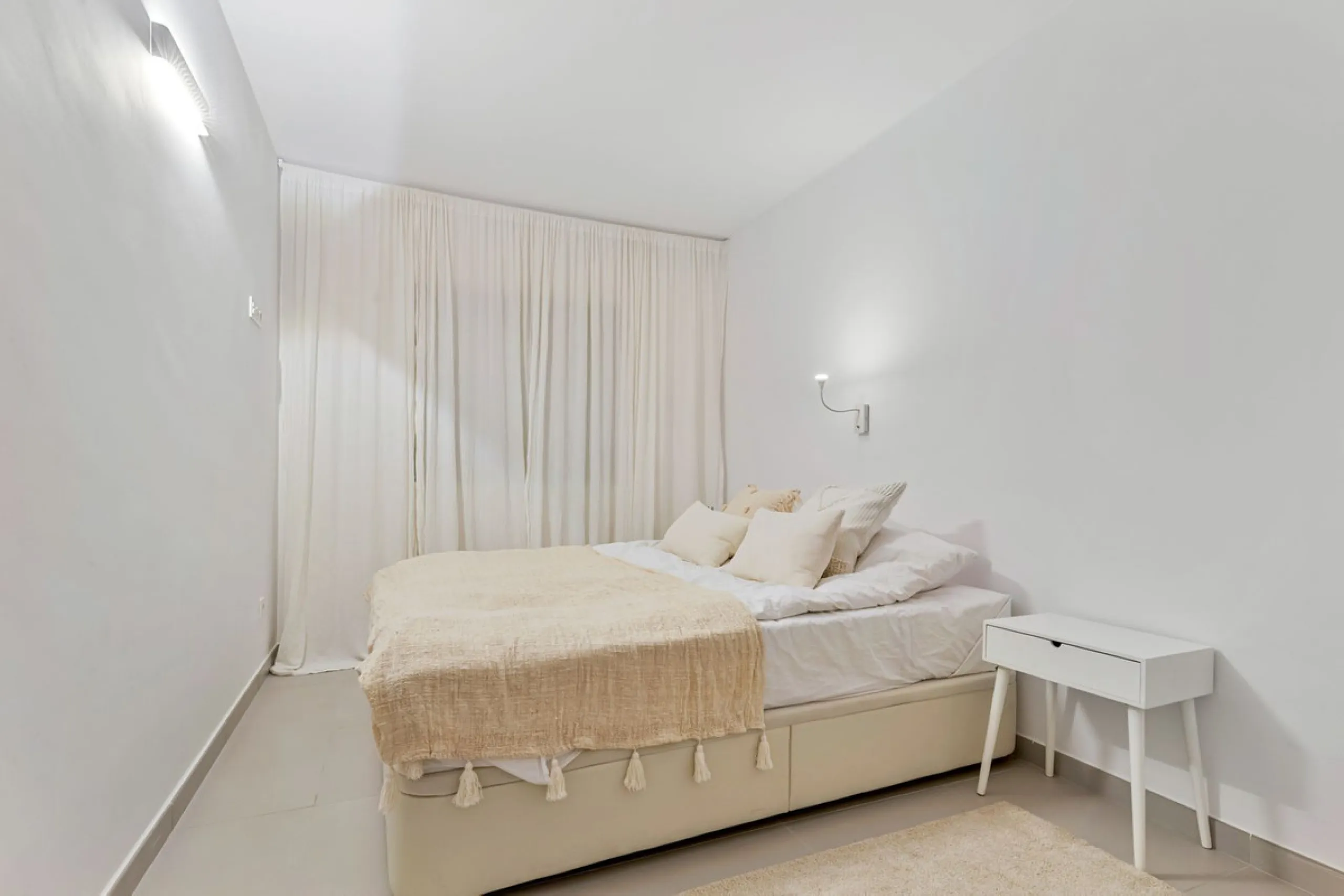 Beautifully Furnished Apartment with Private Garden