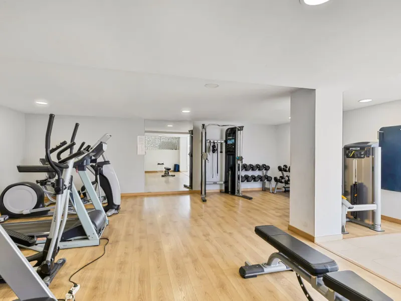 Beautifully Furnished Apartment with Private Garden