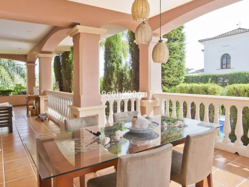 Elegant 3-Level Villa in Elviria, Marbella – Light, Space & Versatility!