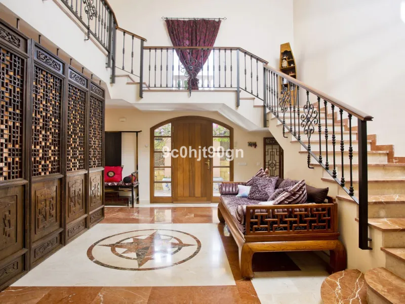 Elegant 3-Level Villa in Elviria, Marbella – Light, Space & Versatility!