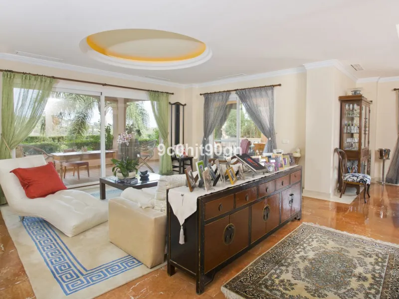Elegant 3-Level Villa in Elviria, Marbella – Light, Space & Versatility!