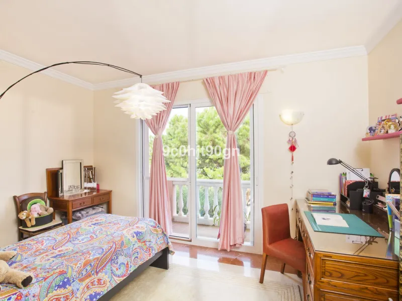 Elegant 3-Level Villa in Elviria, Marbella – Light, Space & Versatility!