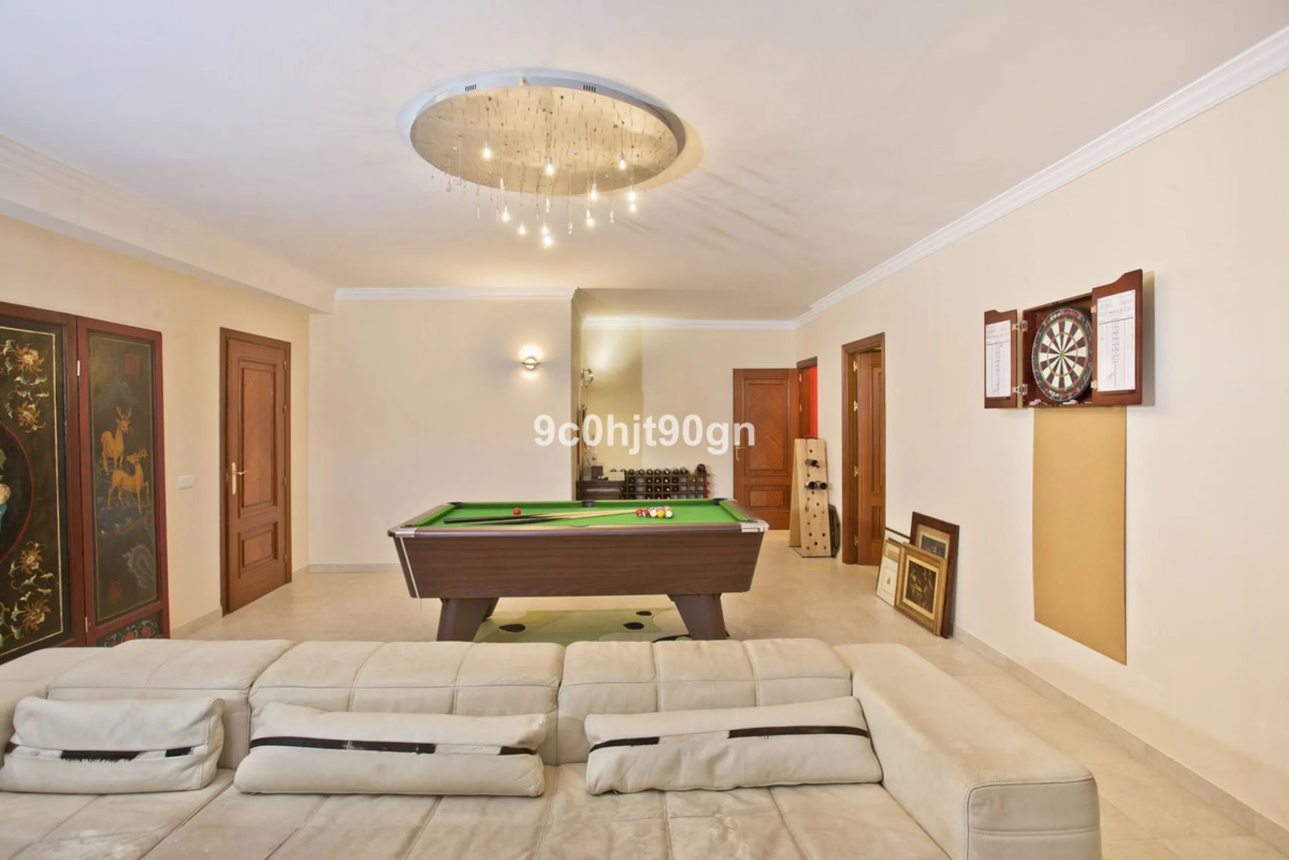 Elegant 3-Level Villa in Elviria, Marbella – Light, Space & Versatility!