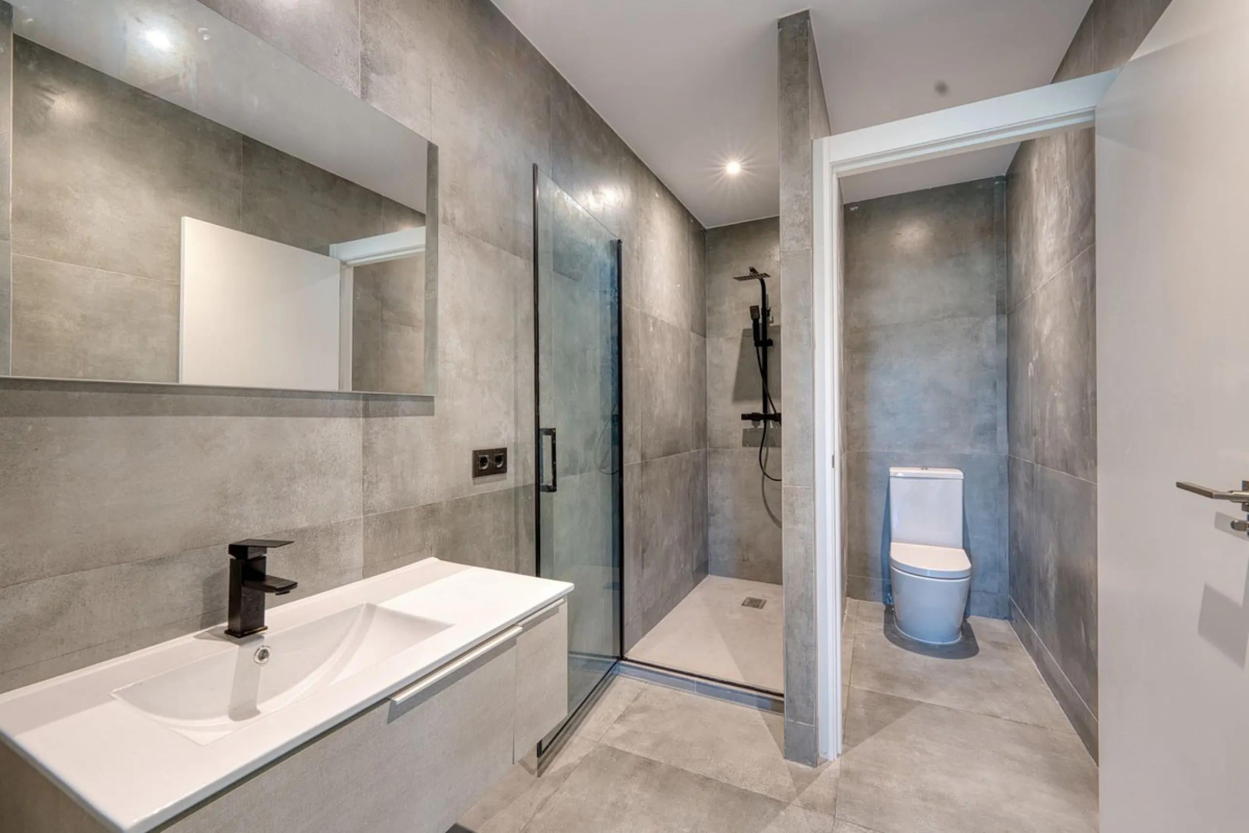 House - Detached Villa в продаже в Istán, Málaga. В доме 4 спален и 7 ванных комнат. Площадь дома 339 м². Площадь участка 410 м²